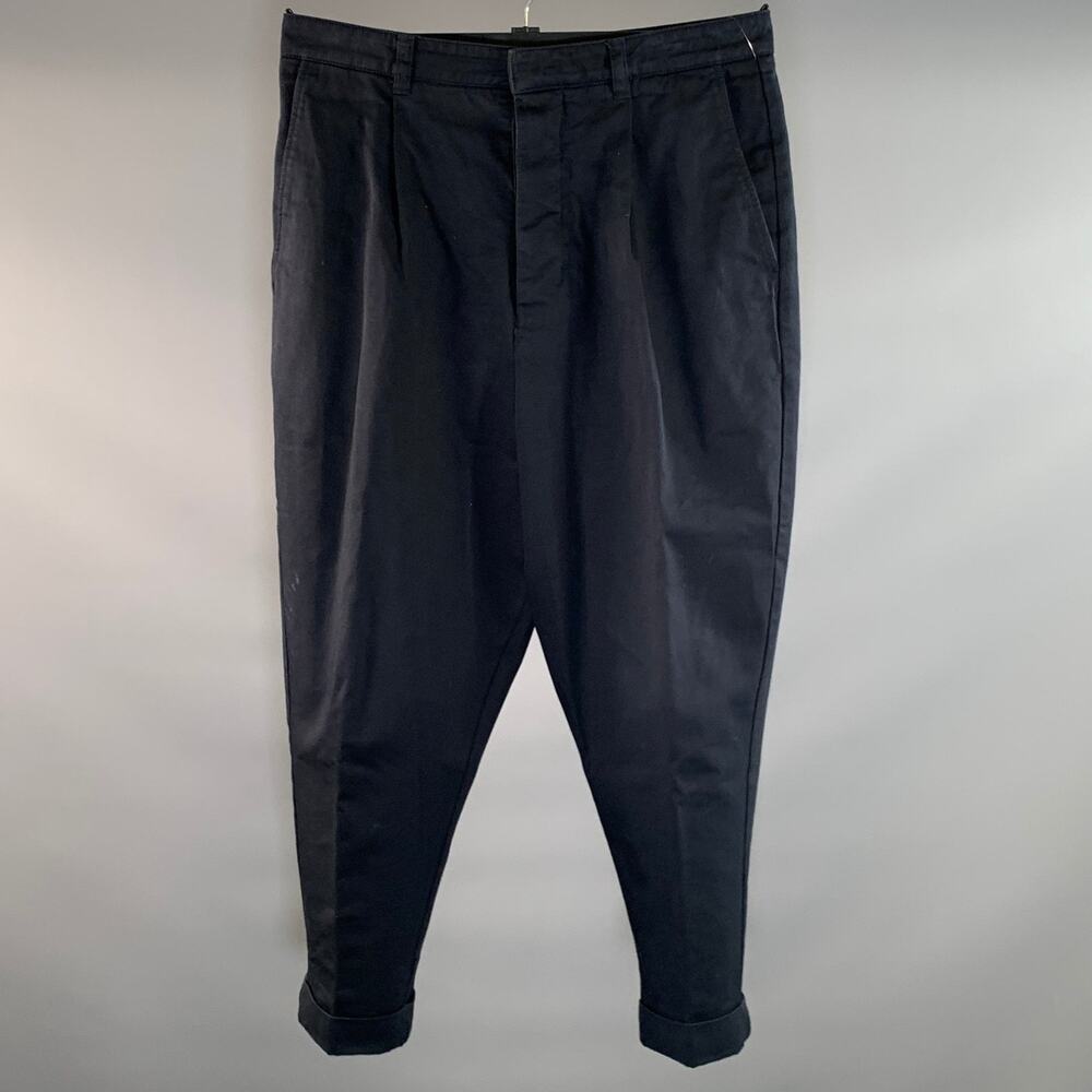 AMI Size 32 Navy A19T617.215 Solid Cotton Pleated Casual Pants